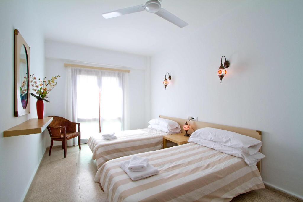 Hostal Paris Порт-де-Польєнса Номер фото